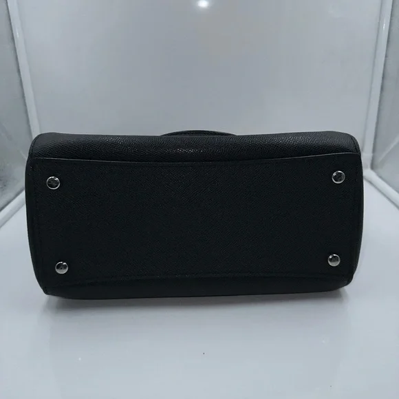 Coach - Picture 3 of 9